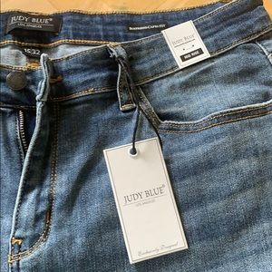 Judy Blue Capris